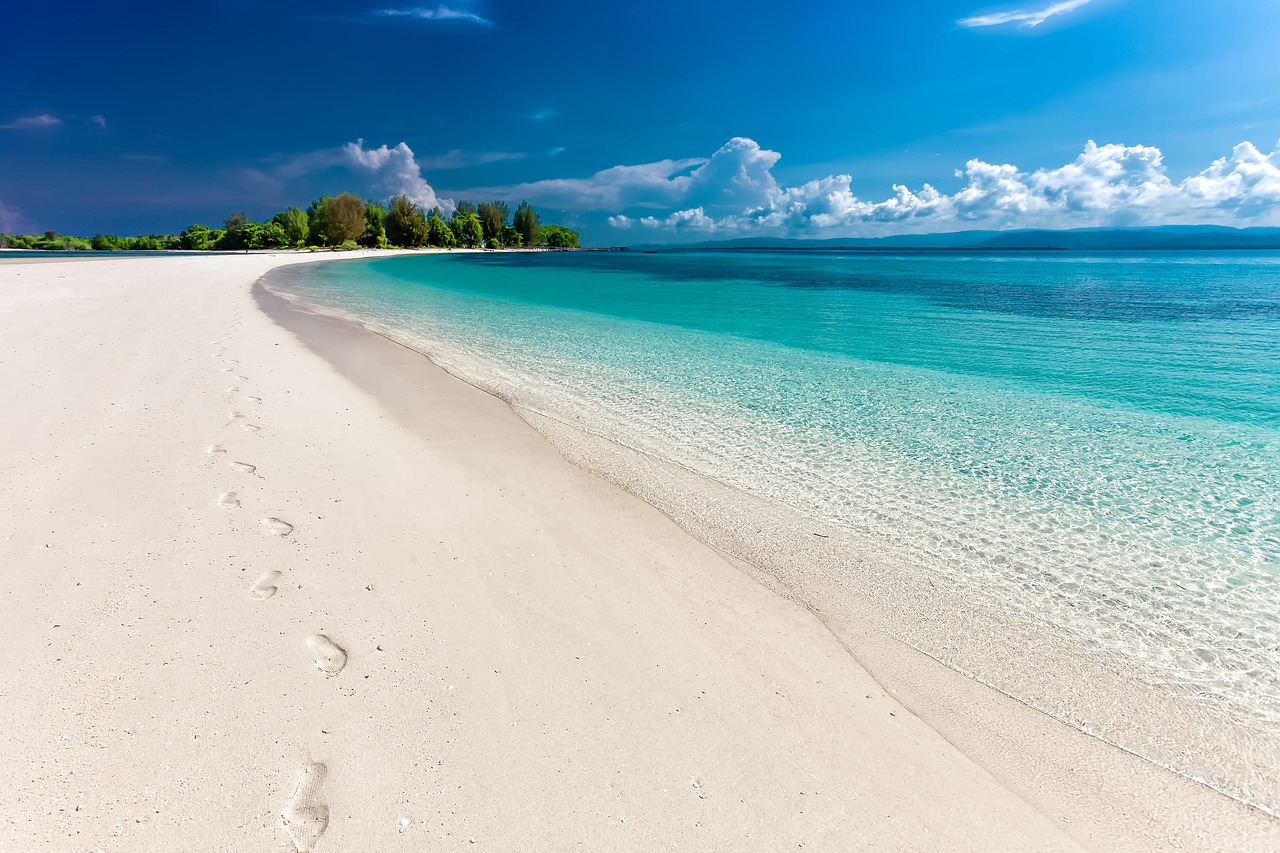 beach, sea, footprints, sand, sandy beach, nature, seashore, shore, coast, coastline, shoreline, tropical island, landscape, tropical, white sand beach, travel, indonesia